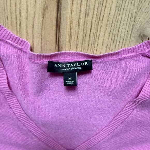 Iris Cashmere V-neck Sweater - Picture 2 of 3